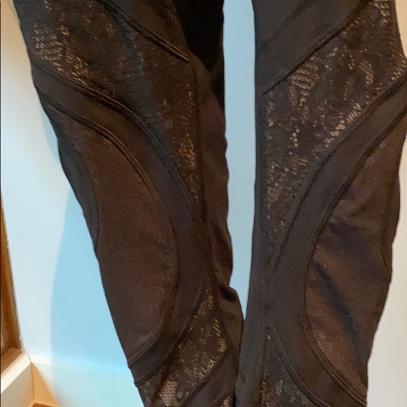 Lululemon under wonder high waist leggings size 6 - Picture 3 of 7